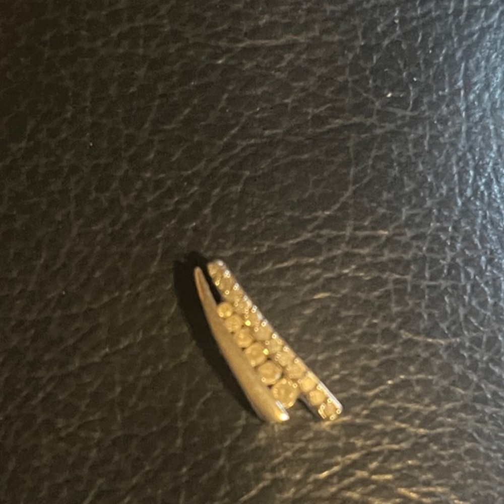 Tiny diamond pendant charm.
925 silver